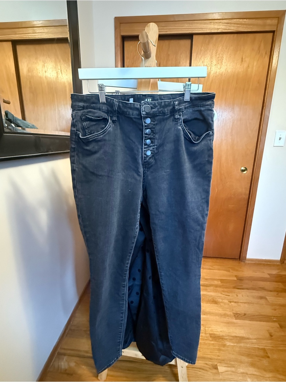 Kut from the Kloth Women's Skinny Jeans in Washed Black